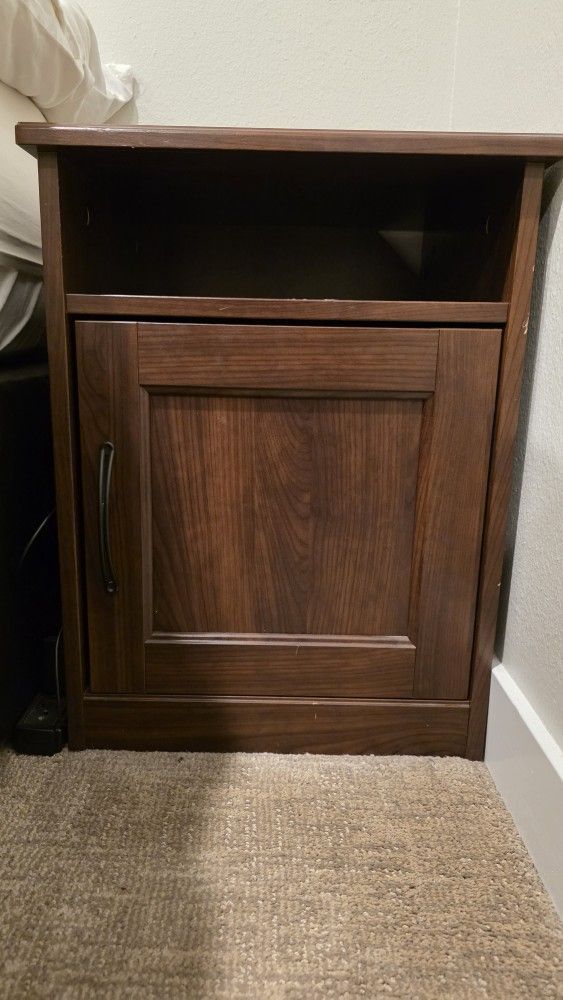 Bedroom Furniture Set – Dresser + 2 Nightstands (Best Offer)