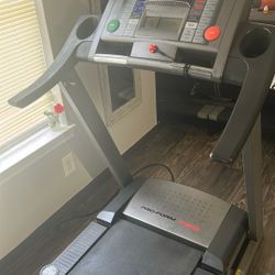 $500 Caminadora ProForm en excelente estado