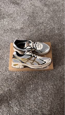 Asics Men: Size 8