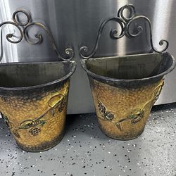 Set/2 Metal Wall Planters