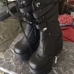 Size 11 Demonia Wave-150