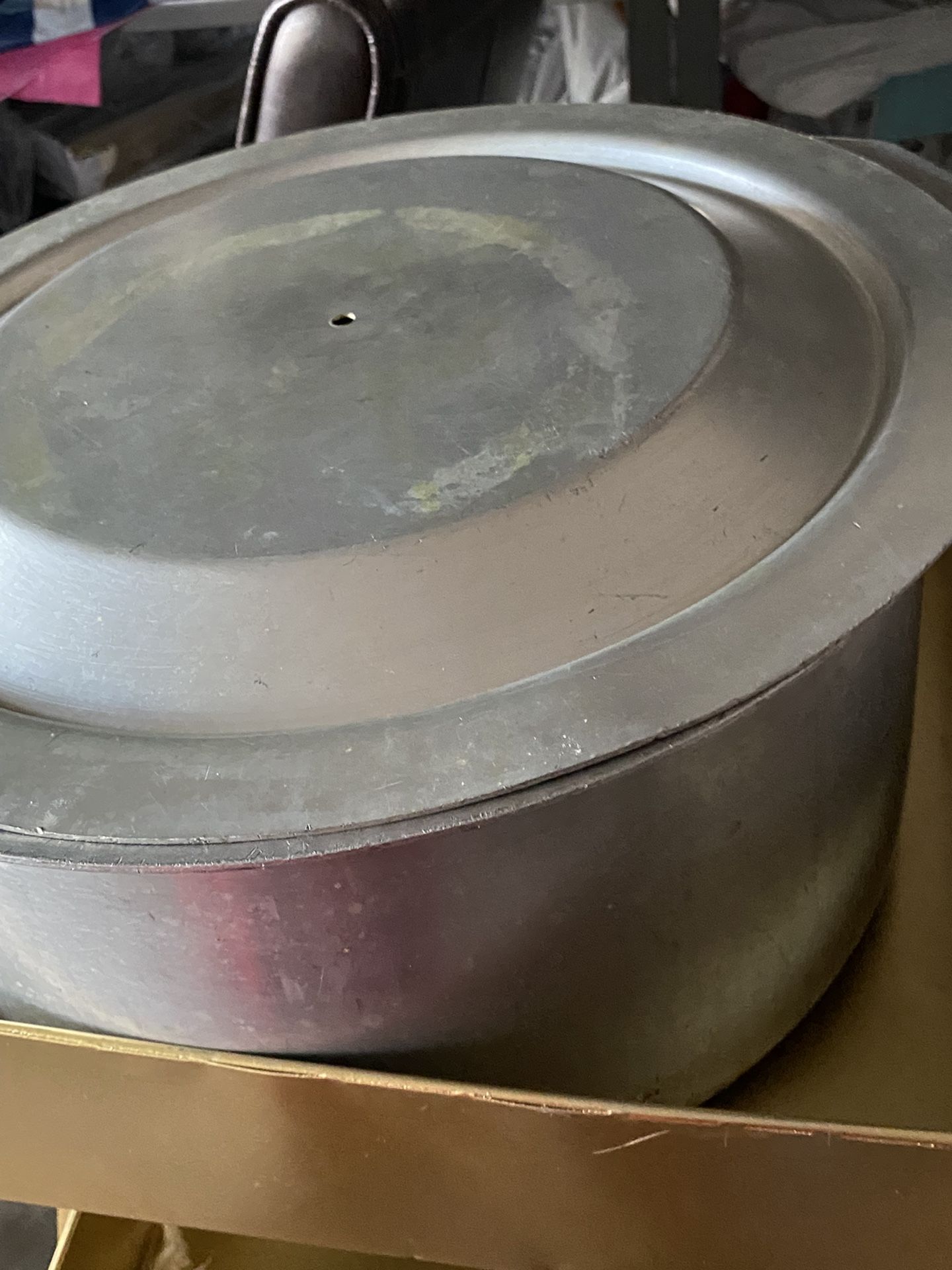 Lot of Metal Pots Home & Garden