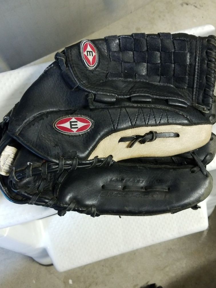 14" Easton Softball Glove