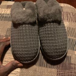 UGG
