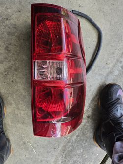 07-14 Chevy Tahoe Rear Taillight (Passenger)