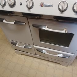 1950's O'Keef & Merritt Stove