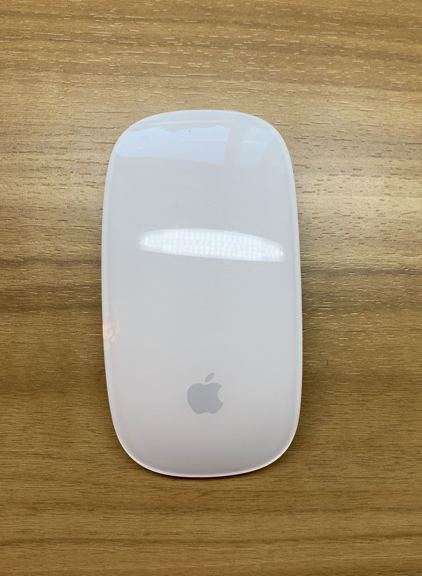 Apple Magic Wireless Mouse (multi-touch surface)