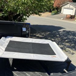 Large Medium Dog Pet Bed Cot Outdoor or Indoor Collapsible Like New 48” by 30” Brand New Never Used 