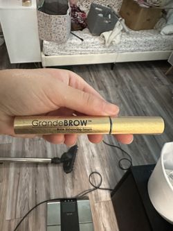 SEALED GrandeBrow Enhancing Serum