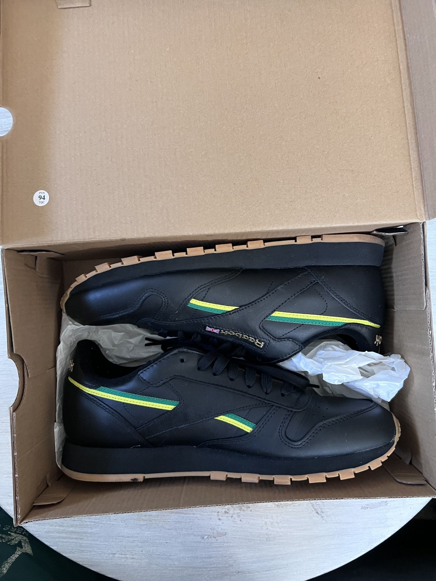Reebok Classic 9.5 Black/Gum/Green/Yellow
