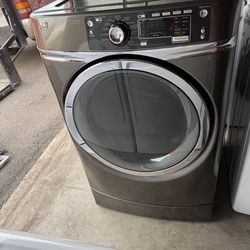 Ge electric dryer with pedestal