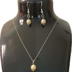 S925 Sterling Silver Genuine Pearl Earrings And Necklace Set, Golden Color Water Drop  Pearls High AAA Quality