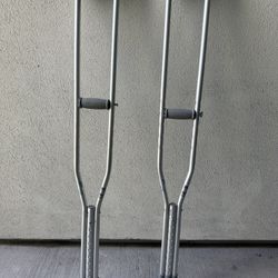 McKesson Mobility Aid Crutches 5 Ft 2 In To 5 Ft 10 In
