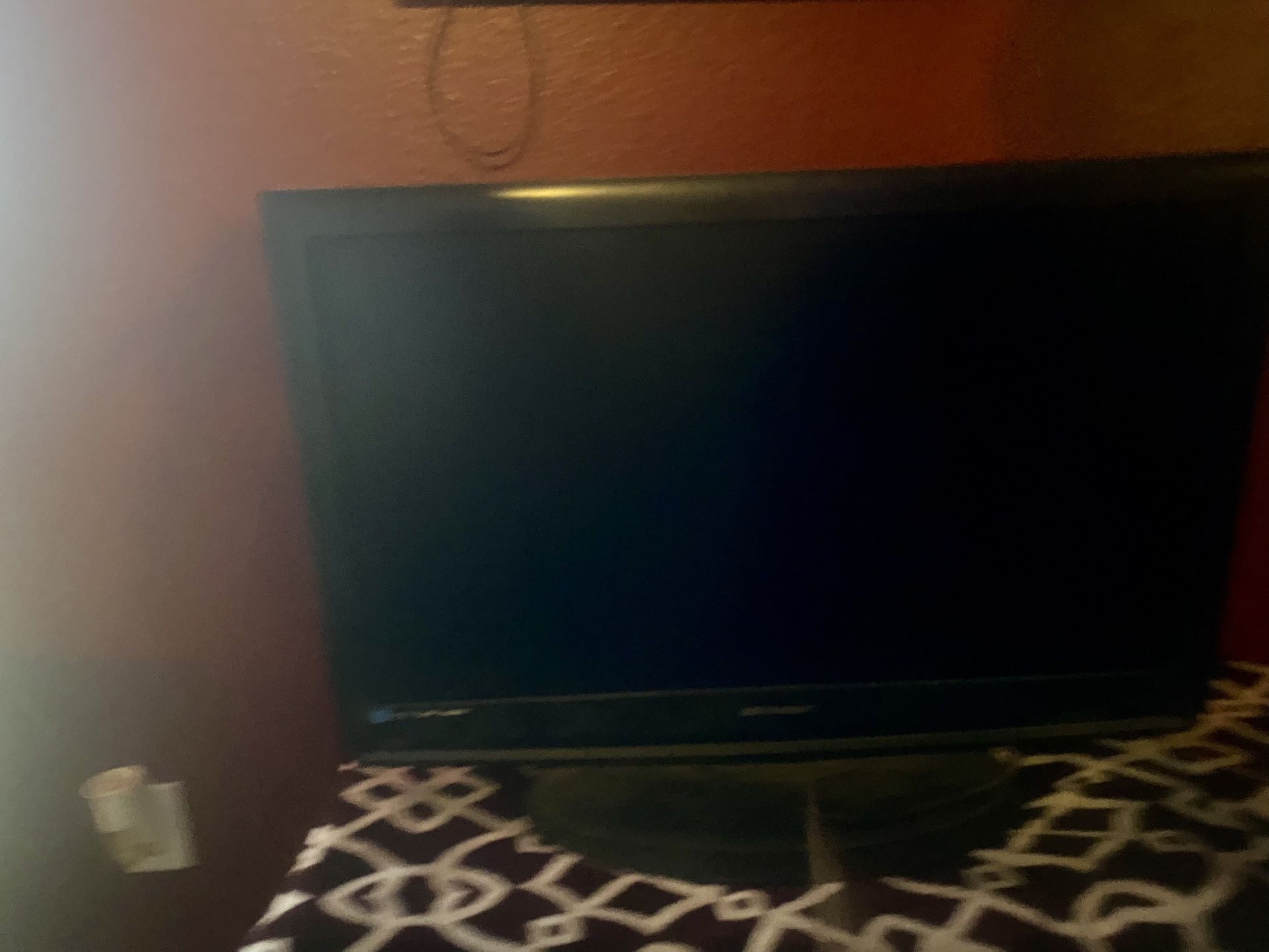 Tv Emerson