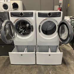 ELECTROLUX XL CAPACITY WASHER DRYER ELECTRIC SET 