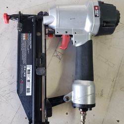 Porter Cable 16G 2 1/2 Max Nailer Nail Gun Pistola De Clavos.