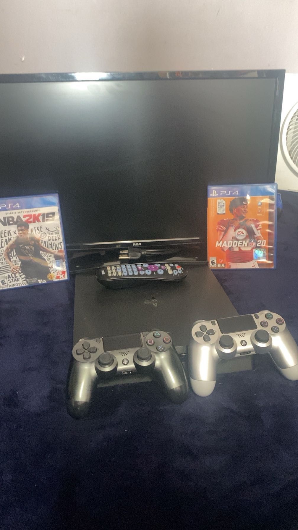 19” RCA TV with PS4 Slim & Games