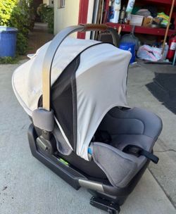 Nuna Pipa car seat