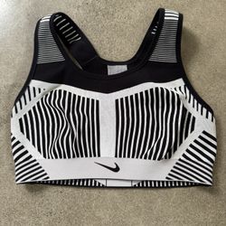 Nearly New Nike Sports Bra Size Small