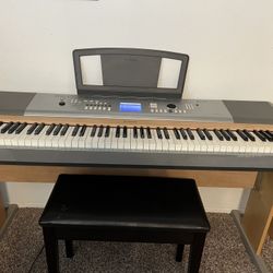 Yamaha Portable Grand  DGX-620 Keyboard