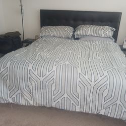 California king Bed