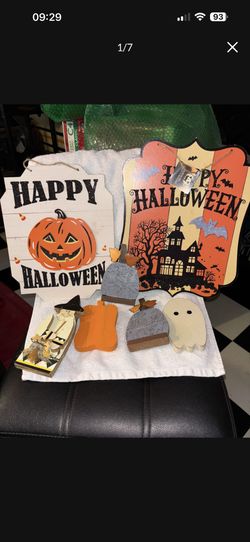 Halloween assorted wooden decor price takes all