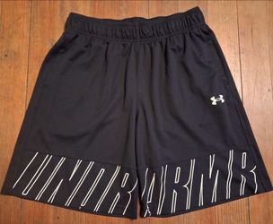 Mens Size Xlarge Under Armour Black Athletic Shorts pockets