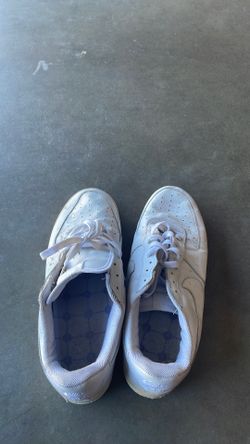 White Nike sizes11