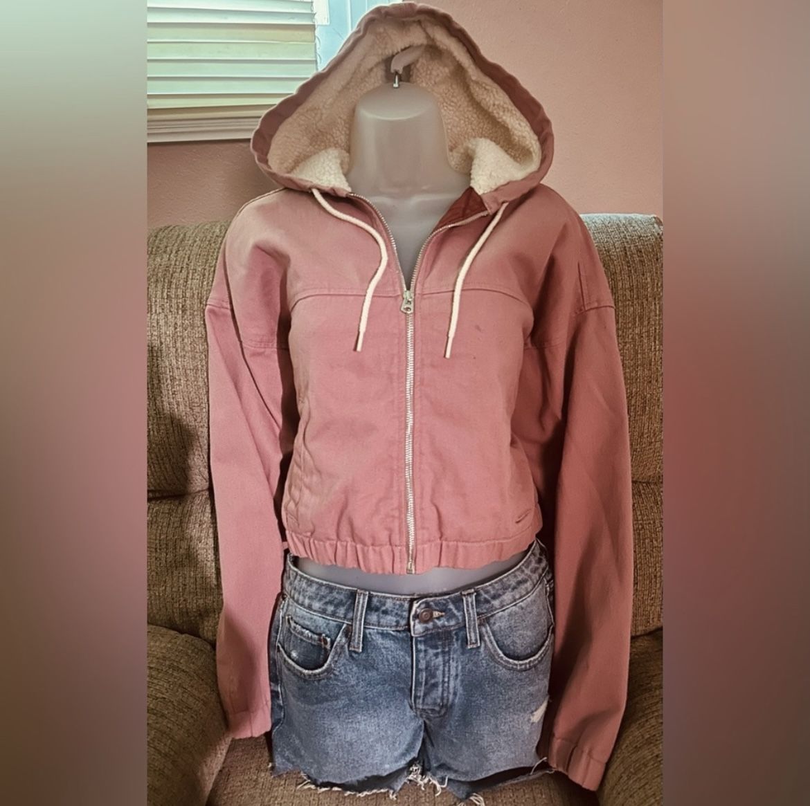 Pacsun Pink Burgundy Bomber Jacket with Sherpa hood. Cropped Size L