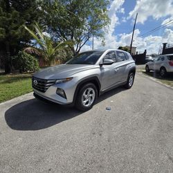 2022 Hyundai Tucson SE 