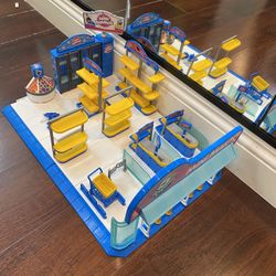 Surprise mini brands mini mart by Zuru 