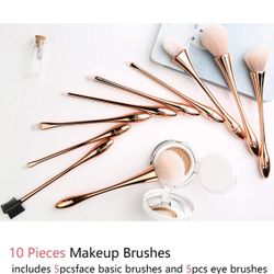 Set Of Makeup Brushes 💄 