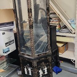 Beautiful Chinoiserie antique Chinese display cabinet black lacquar