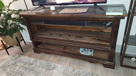 Entertainment center
