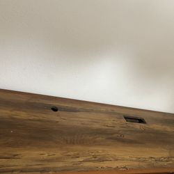 $1000 desk for $50 Pick up by 1/26