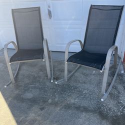 Two armchairs in good condition, made of metal. Some minor details, see photos. They rock very well