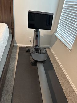 Like-New Peloton Row 2023 - Only 35 Workouts Total - San Antonio, TX