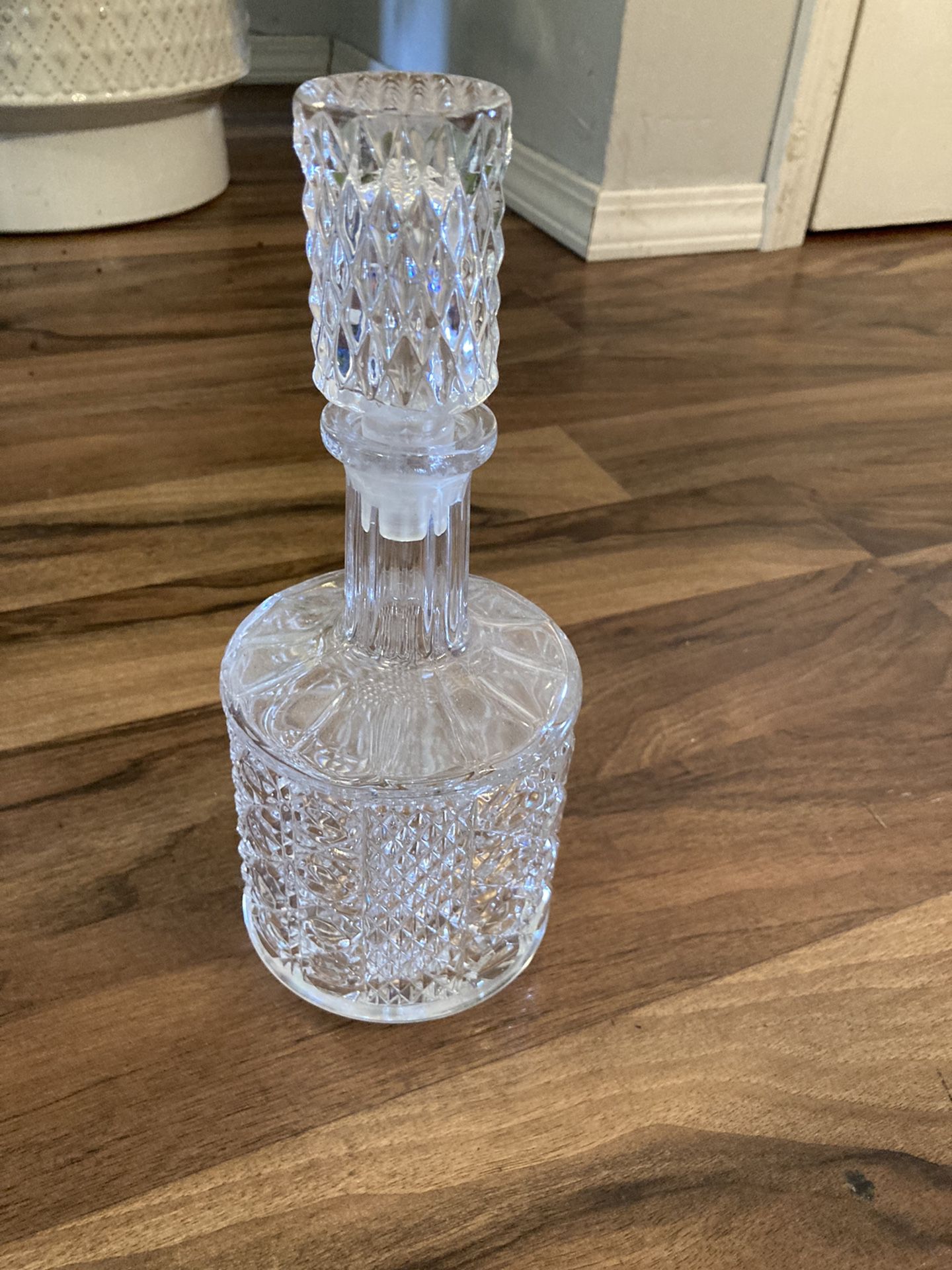 Crystal Glass Decanter With Top