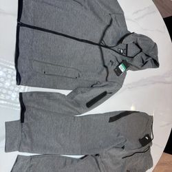 Brand New Nike Techs