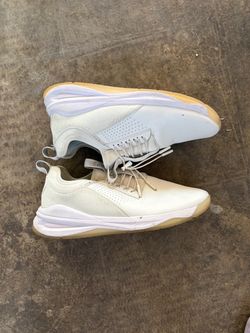 Cloves mens nursing shoes