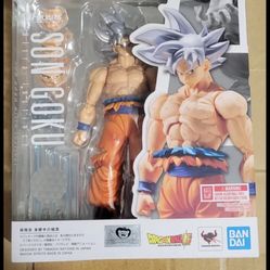 NEW Bandai SH Figuarts Son Goku Ultra Instinct 