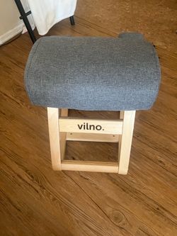 Vilno kneeling chair
