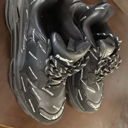 Choes Balenciaga   Size  11 