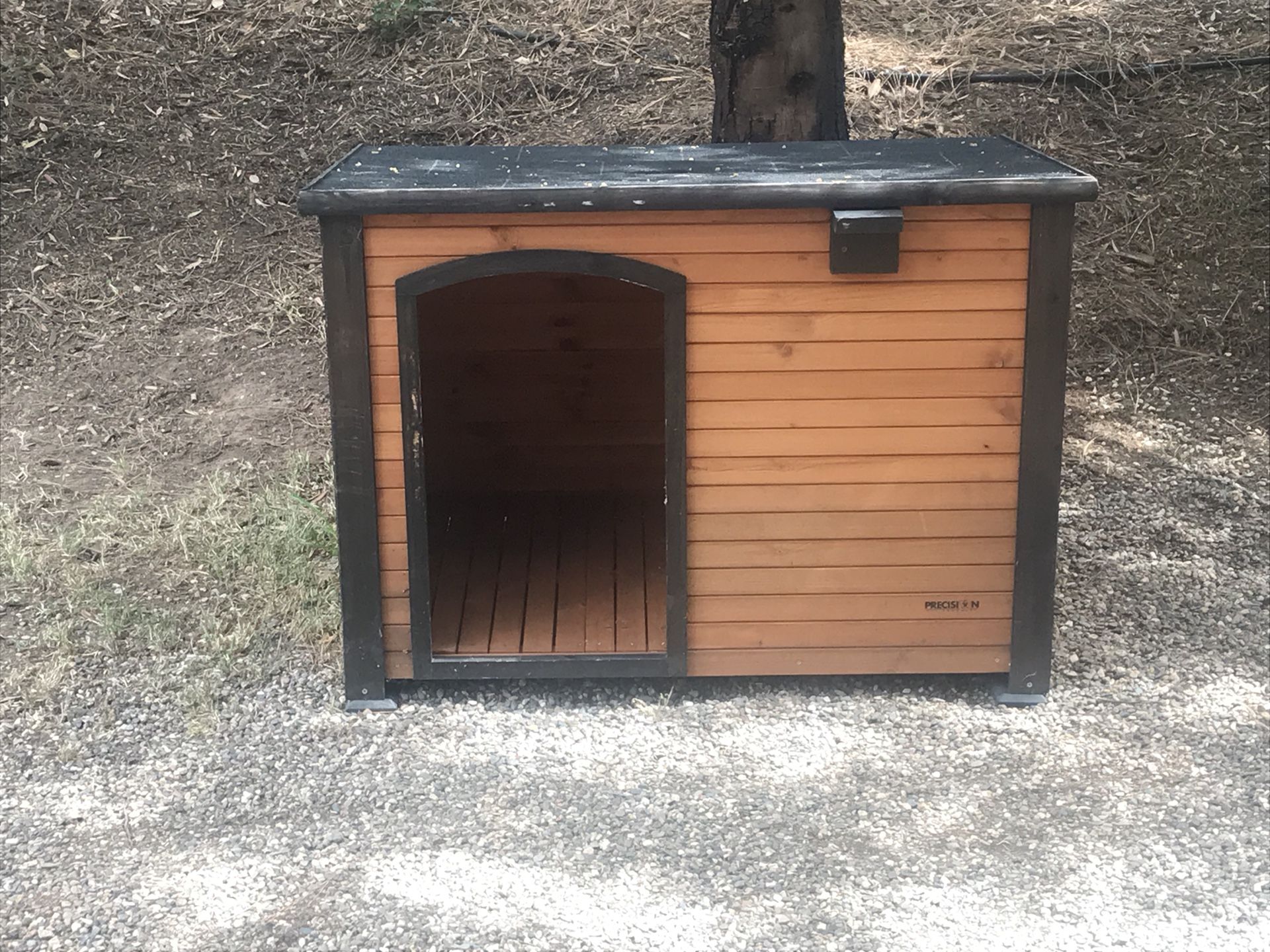 Great dog house 4 months old