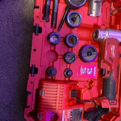 Milwaukee Force Logic 6t Knockout Tool Kit