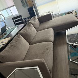 Living Spaces Sectional Couch – Neutral Beige – Great Condition