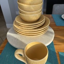 Yellow Dinner Set - 11 Pieces 