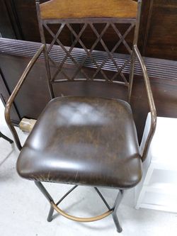 Modern swivel bar stool with letter