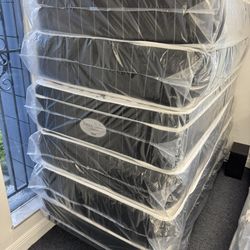 TWIN MATTRESS 