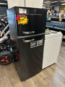 Refrigerators Take One Home In Payments Please Read Description